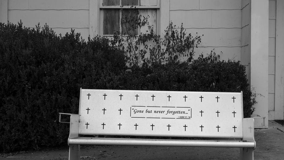 Man Bliver Både Berørt Og Klogere På Hvordan I Alverden Det Er Gået Så